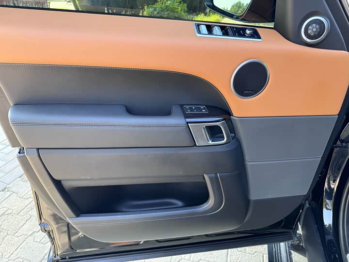 Фото 9 - Land Rover Range Rover Sport