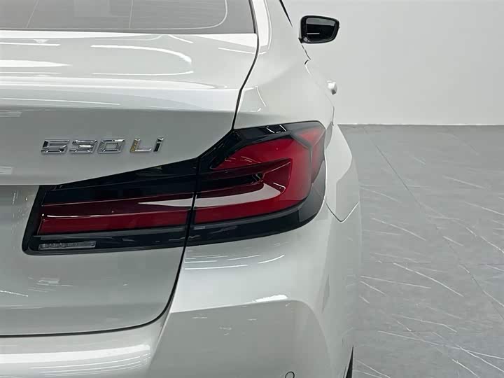 Фото 10 - BMW 5 Series