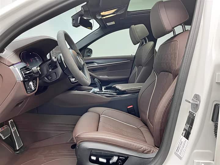 Фото 16 - BMW 5 Series