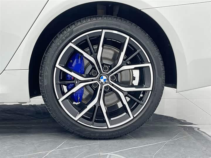 Фото 25 - BMW 5 Series