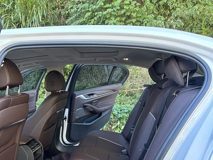 Фото 10 - BMW 5 Series