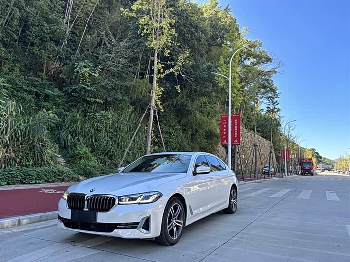 Фото 2 - BMW 5 Series