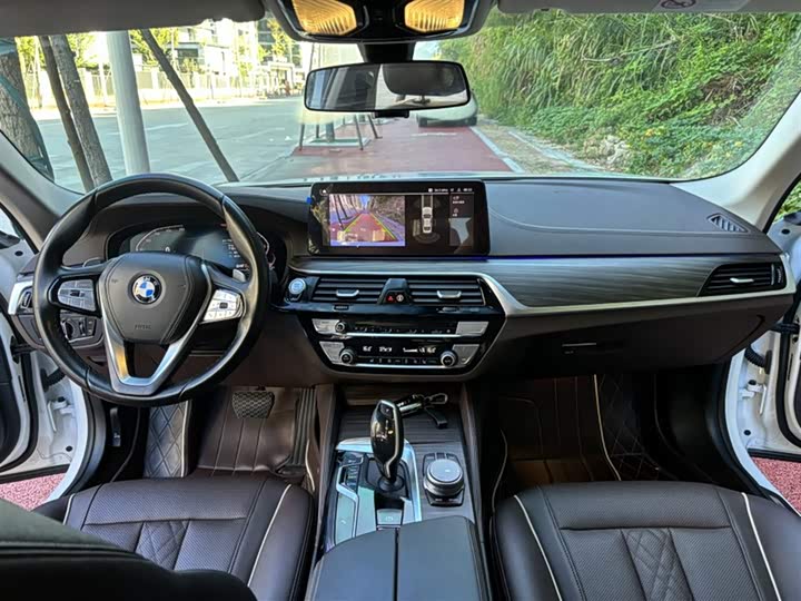 Фото 8 - BMW 5 Series