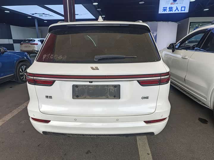 Фото 8 - LiXiang One