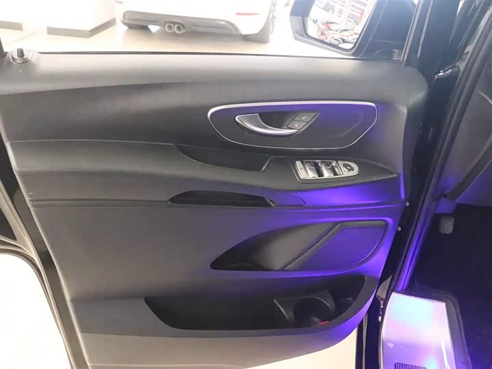 Фото 11 - Mercedes-Benz Vito