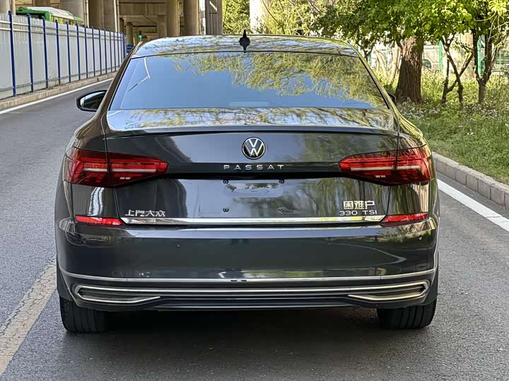 Фото 16 - Volkswagen Passat