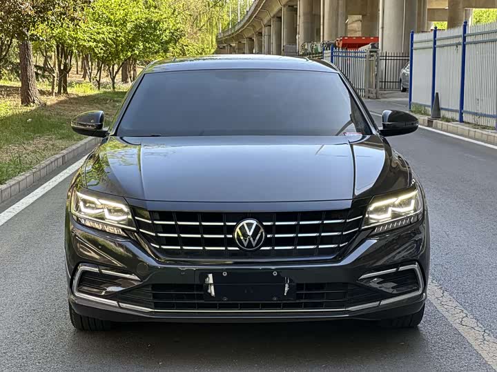 Фото 2 - Volkswagen Passat