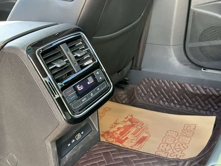 Фото 5 - Volkswagen Passat