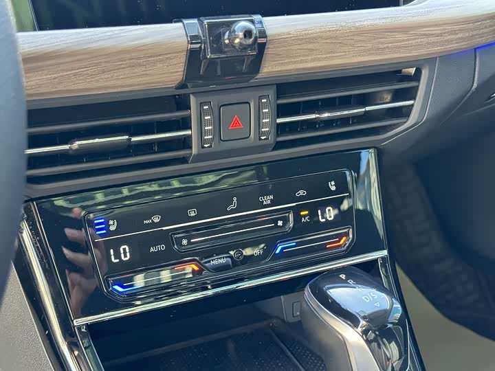 Фото 8 - Volkswagen Passat