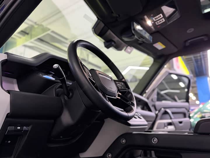 Фото 10 - Land Rover Defender