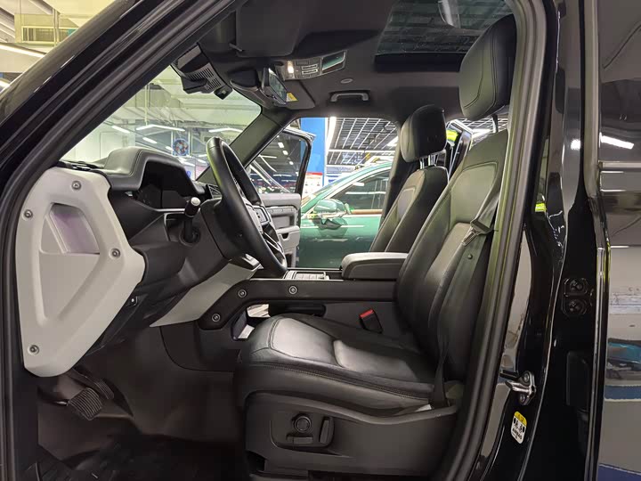 Фото 8 - Land Rover Defender