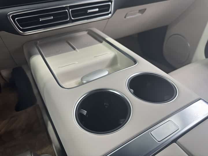 Фото 10 - LiXiang L9