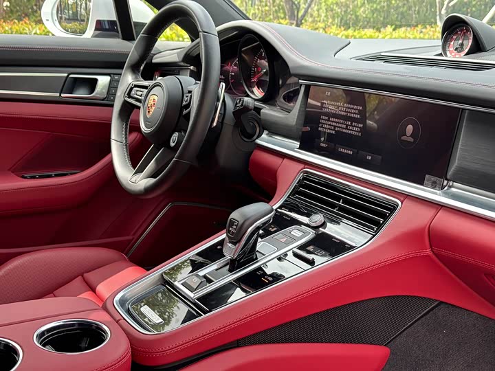 Фото 11 - Porsche Panamera