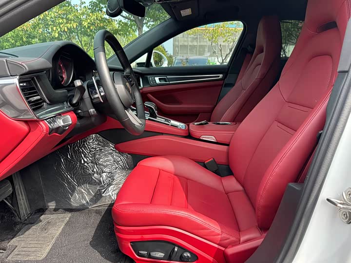 Фото 15 - Porsche Panamera