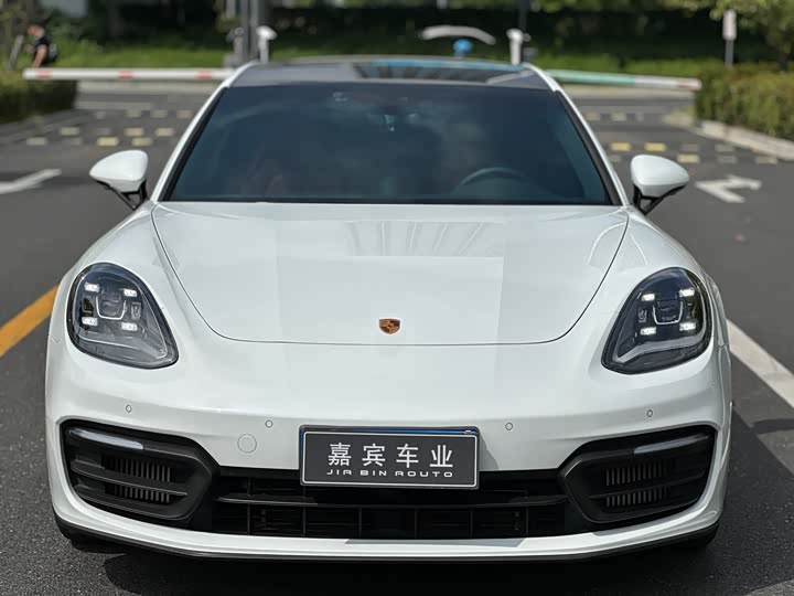 Фото 2 - Porsche Panamera