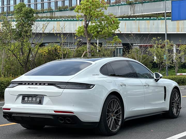Фото 5 - Porsche Panamera