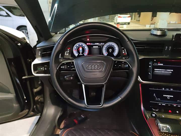 Фото 11 - Audi A6L