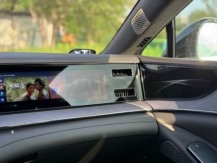 Фото 10 - Denza Z9