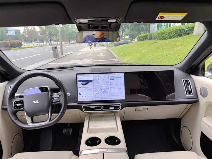 Фото 11 - LiXiang L8