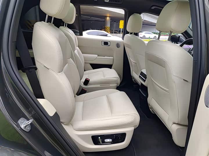 Фото 12 - LiXiang L8