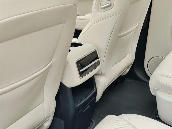 Фото 9 - LiXiang L8