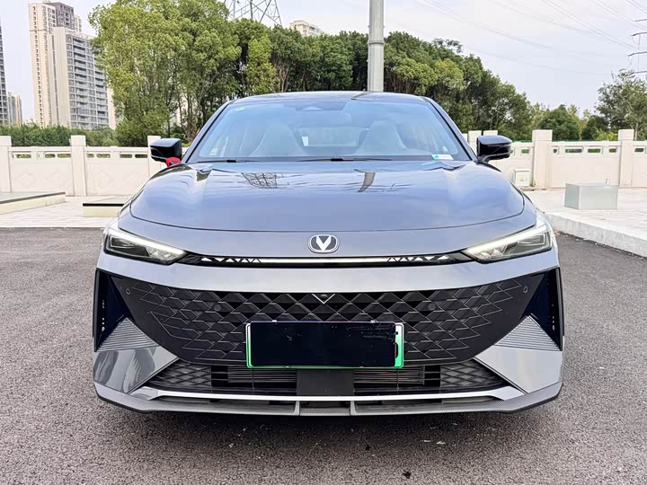 Фото 2 - Changan UNI-V Hybrid