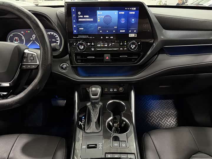 Фото 11 - Toyota Crown Kluger