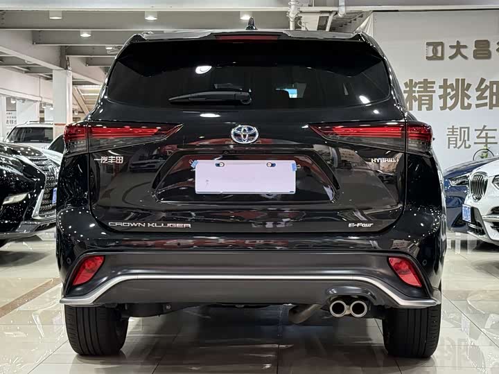 Фото 18 - Toyota Crown Kluger