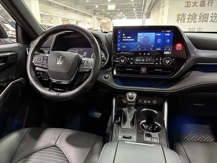 Фото 7 - Toyota Crown Kluger