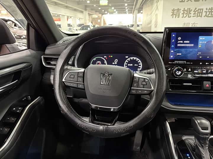 Фото 9 - Toyota Crown Kluger