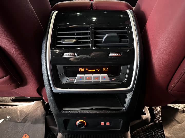 Фото 13 - BMW X5