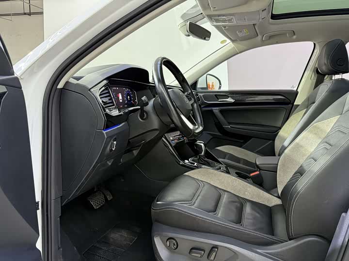 Фото 14 - Volkswagen Tayron GTE Hybrid