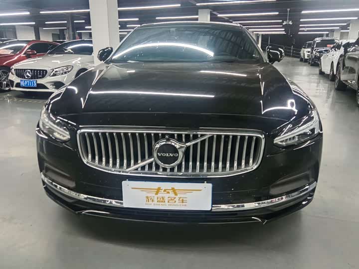 Фото 2 - Volvo S90