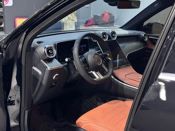 Фото 10 - Mercedes-Benz GLC-Class