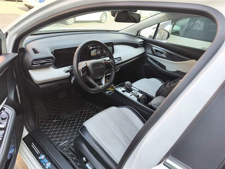 Фото 15 - Beijing EU5 Plus