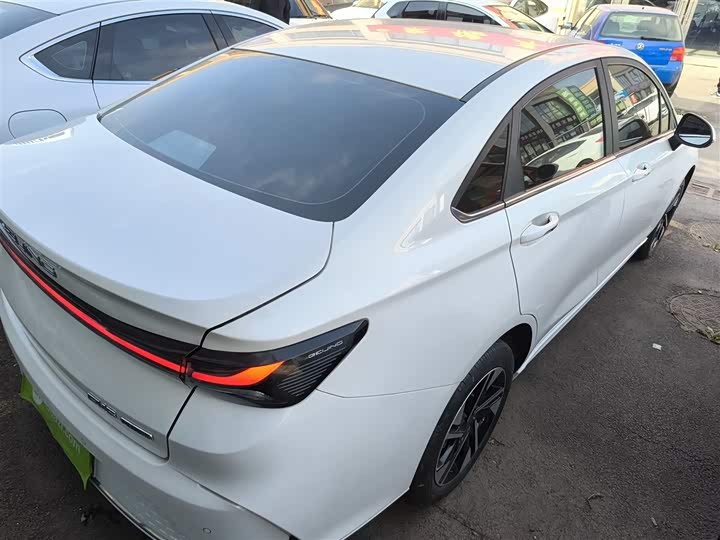 Фото 7 - Beijing EU5 Plus