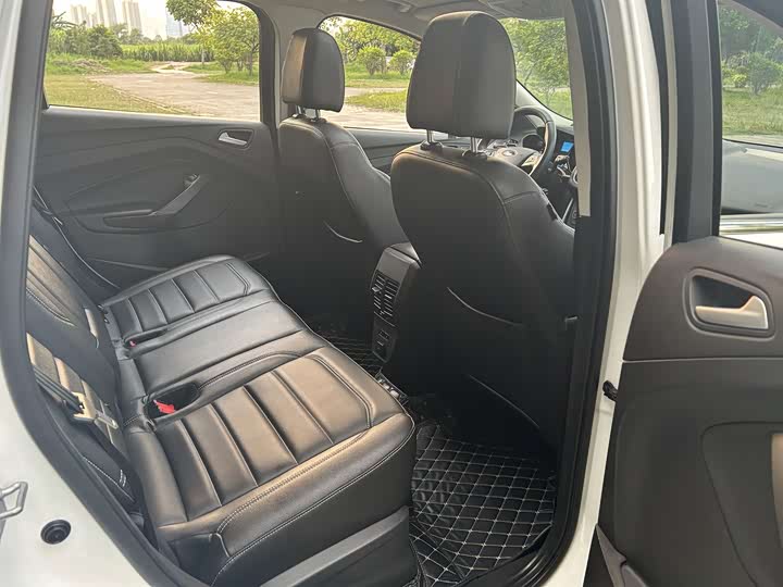 Фото 11 - Ford Escape (Kuga)