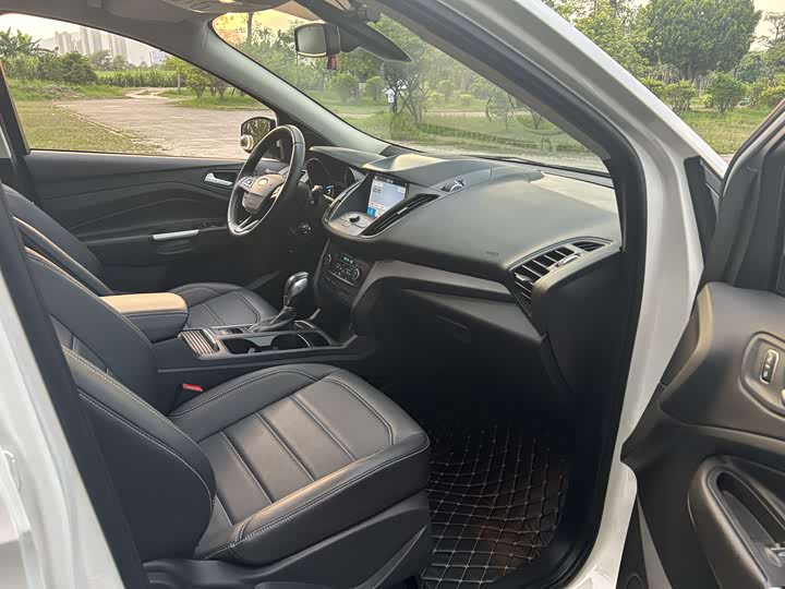 Фото 13 - Ford Escape (Kuga)