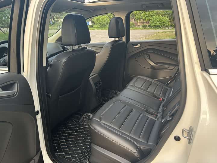 Фото 7 - Ford Escape (Kuga)