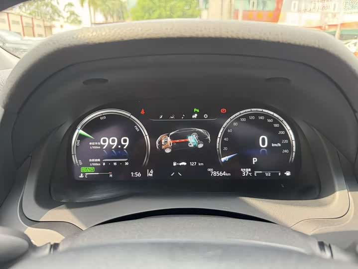 Фото 17 - Toyota Camry