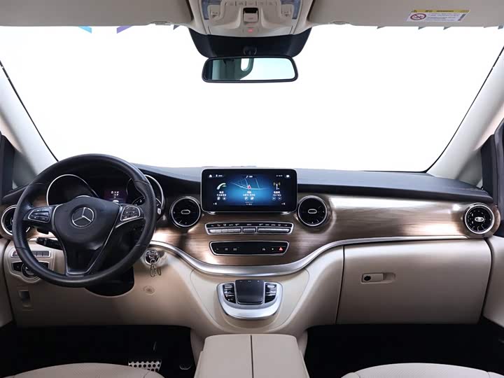 Фото 13 - Mercedes-Benz V-Class