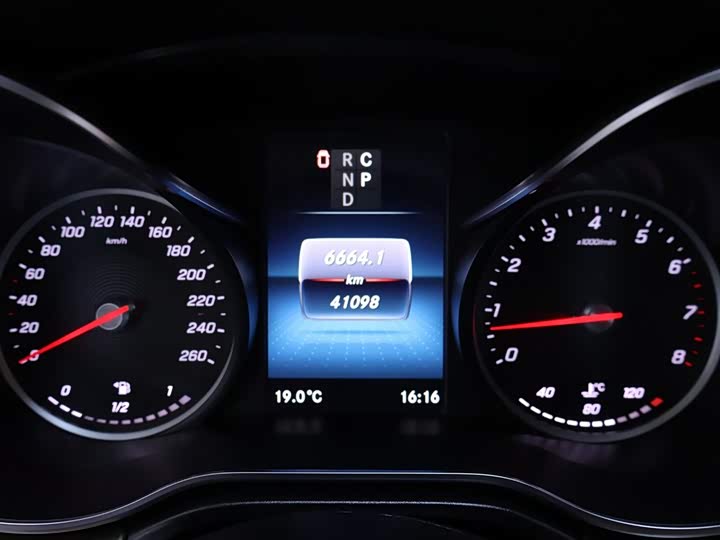 Фото 15 - Mercedes-Benz V-Class