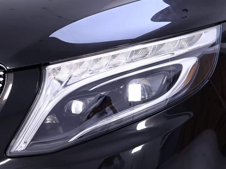 Фото 4 - Mercedes-Benz V-Class