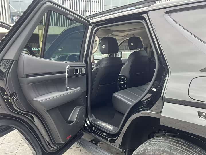 Фото 5 - Tank 400 Hybrid