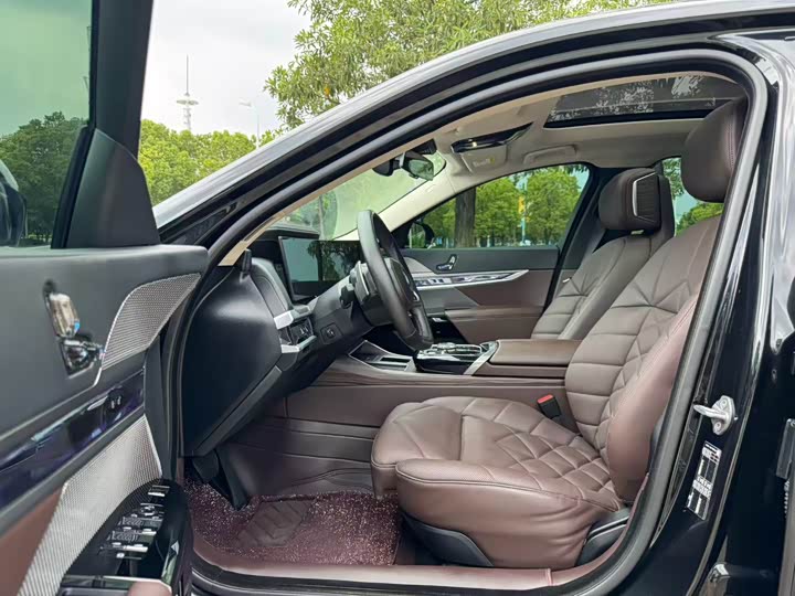 Фото 3 - BMW 7 Series