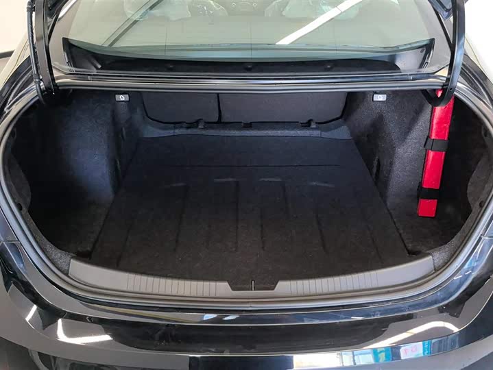 Фото 4 - Chevrolet Malibu XL