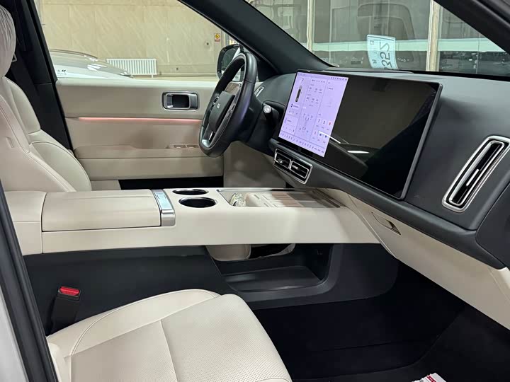 Фото 6 - LiXiang L6