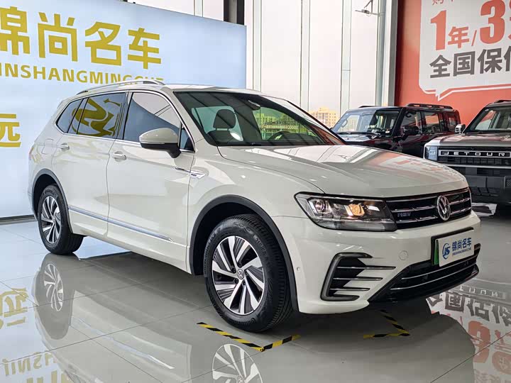 Фото 4 - Volkswagen Tiguan L Hybrid
