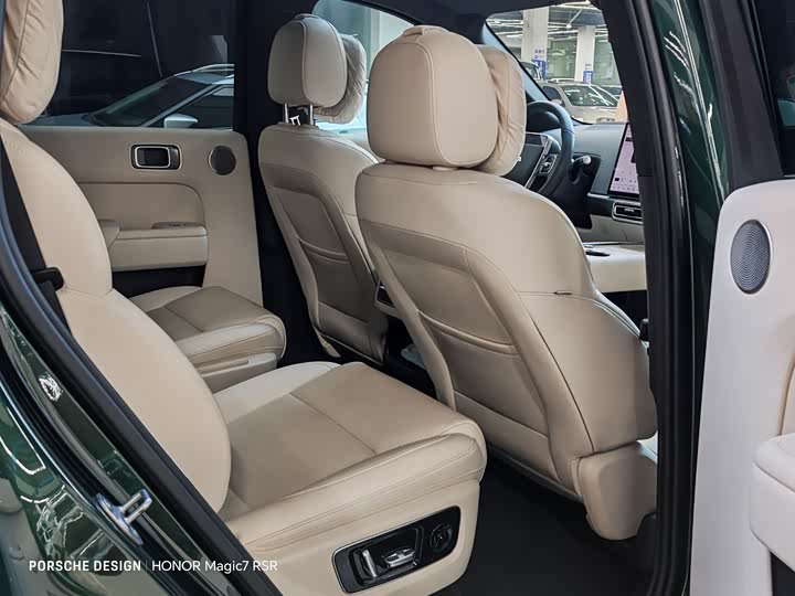 Фото 15 - LiXiang L8