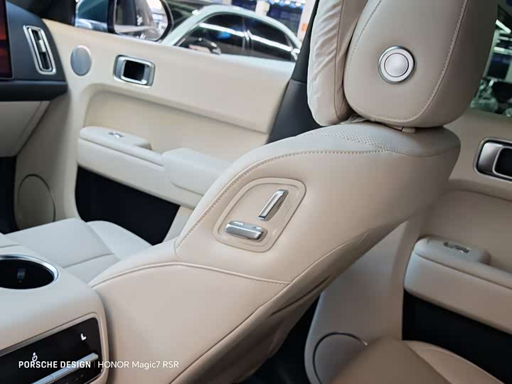 Фото 8 - LiXiang L8